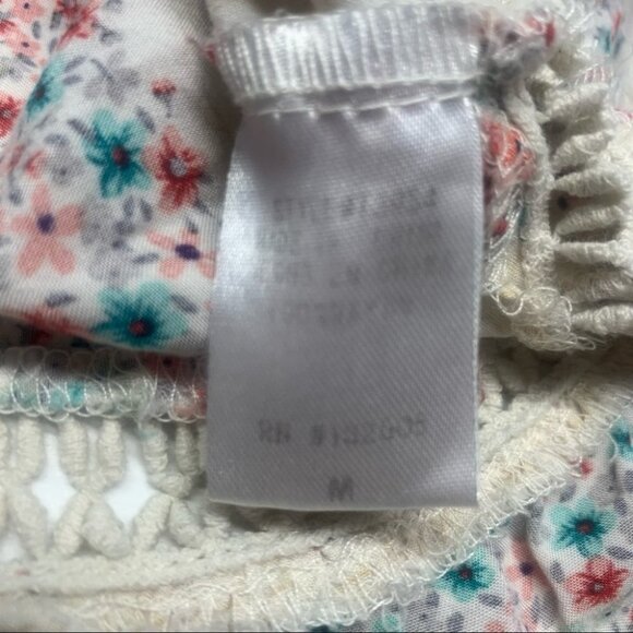 • Entro Floral Boho Crochet Bell Sleeve Blouse N48 - Picture 7 of 11